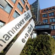 Bei der Hannover Rück hat sich der Gewinn vor Zinsen und Steuern im Jahr 2009 mehr als versiebenfacht.