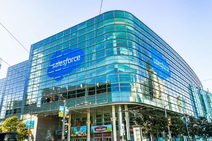 SAP-Konkurrent im Fokus&colon; Salesforce knickt nach ambivalenten Zahlen ein&period; Die Kursziele
