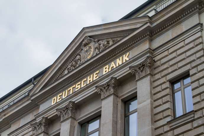 Dax l&auml;uft sich warm f&uuml;r neue Rekorde&colon; Deutsche Bank legt nach &bdquo;Kurseinbruch&OpenCurlyDoubleQuote; kr&auml;ftig zu