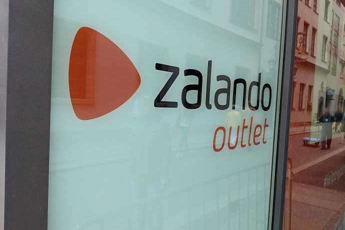 Modeplattformen unter Druck&colon; Branchenf&uuml;hrer fusionieren&colon; Zalando schluckt ABOUT YOU &ndash; Marktf&uuml;hrer entsteht im Online-Modehandel