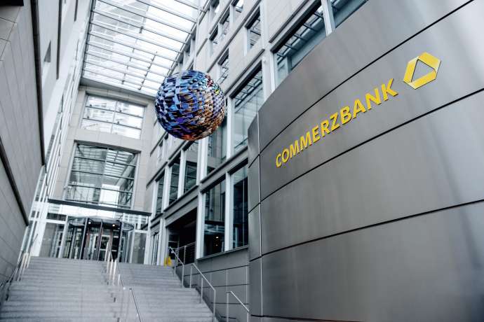 Dax nimmt die 24&period;000er Marke ins Visier&colon; Commerzbank &ndash; Aktie&comma; wie das Kaninchen vor der Schlange