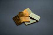 Gold vor turbulentem Freitag