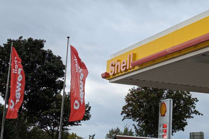 Shell-Aktie steigt&comma; da Gas- und Raffineriegesch&auml;ft zulegen&colon; Shell k&uuml;ndigt Gewinnsprung an&comma; Aktie legt deutlich zu