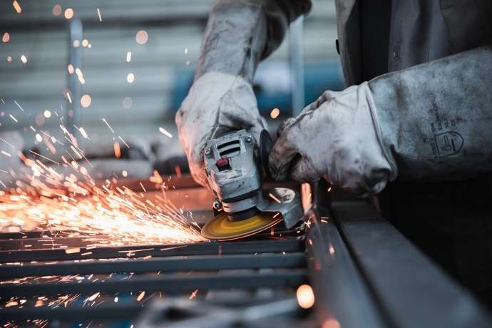 TKMS geht an den Markt&comma; Thyssenkrupp unter Druck&colon; Thyssenkrupp Aktie f&auml;llt &ndash; kommt mit dem B&ouml;rsengang von TKMS die Trendwende&quest;