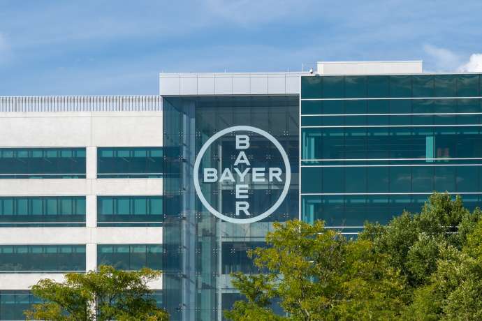 Rekordhoch&excl; Dax l&auml;sst nichts anbrennen&colon; Bayer - &nbsp;Lage bleibt prek&auml;r&comma; aber