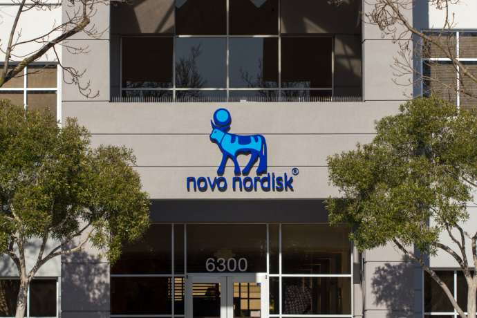 F&uuml;hrungswechsel und Milliarden&uuml;bernahme ersch&uuml;ttern die Pharmaspitze&colon; F&uuml;hrungschaos und Milliarden&uuml;bernahme&comma; warum die Aktie von Novo Nordisk derzeit Anleger verunsichert