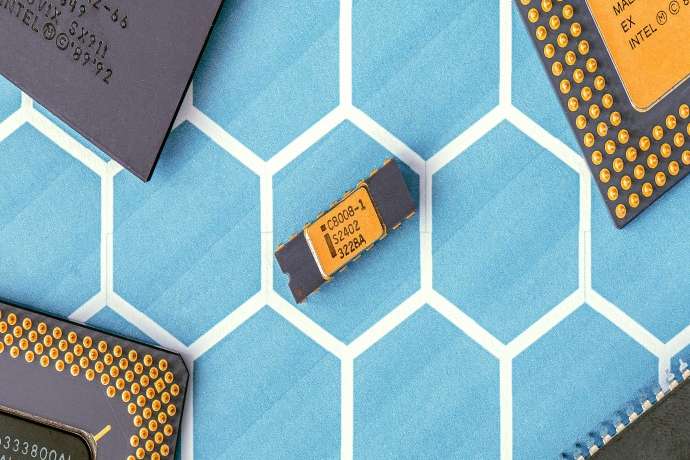 Infineon vor Bilanzbericht&comma; Anleger blicken gespannt auf neue Impulse&colon; Infineon Bilanz r&uuml;ckt n&auml;her&comma; Analysten sehen kritische Wegmarke