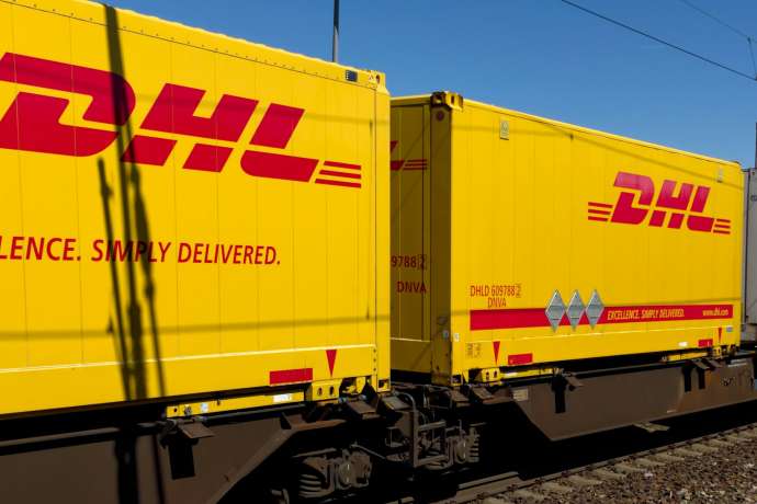Dax wankt ins Wochenende&colon; DHL Group &ndash; Starke Zahlen &uuml;berraschen einmal mehr