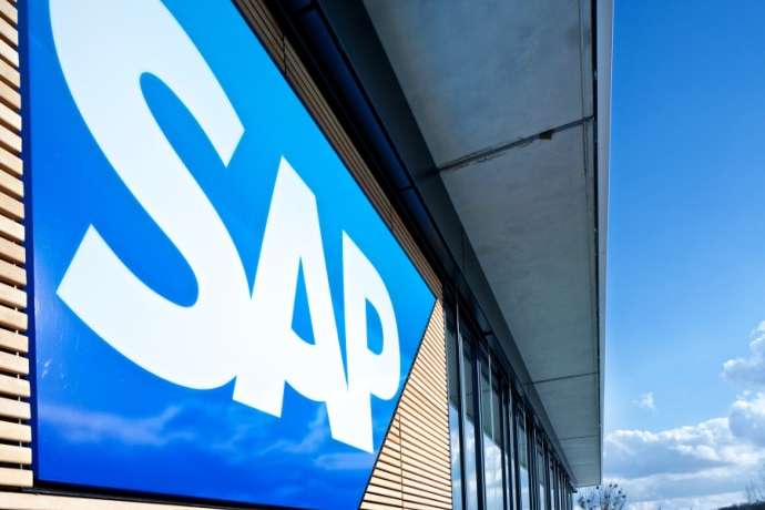 Cloud-Erfolg bringt SAP nicht auf Kurs – Aktie bleibt im Hintertreffen: SAP enttäuscht trotz Cloud-Boom – Aktie verliert Anschluss an den DAX