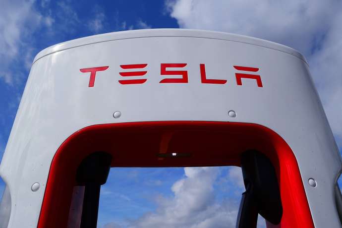 Chinas K&auml;ufer st&uuml;rmen Tesla Model Y &ndash; alle 2025er Kontingente bereits vergriffen&colon; Tesla im H&ouml;henflug&colon; Model Y in China f&uuml;r 2025 komplett ausverkauft trotz harter Konkurrenz