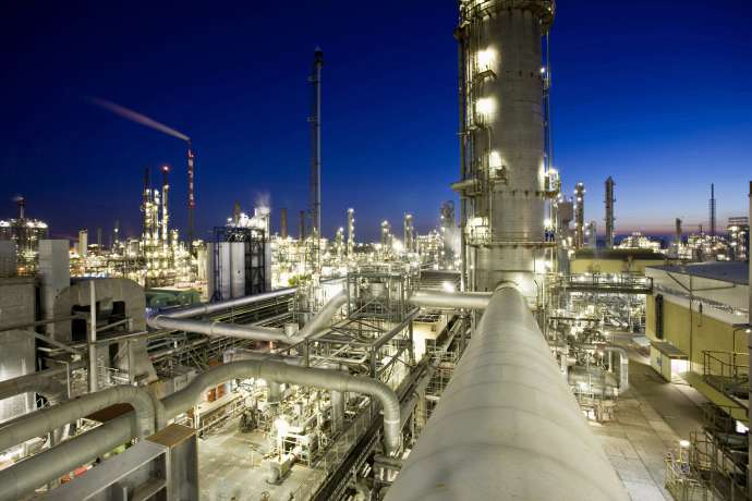 Verschenktes Jahr f&uuml;r die BASF-Aktie&colon; Wird 2026 alles besser&quest;