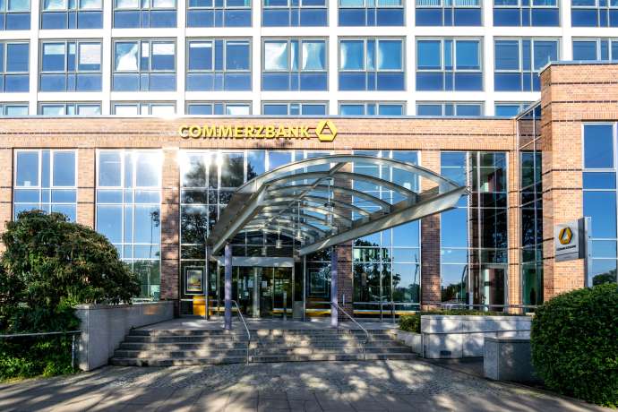 Dax &ndash; Ausblick auf die neue Handelswoche&colon; Commerzbank &ndash; Das wird doch wohl nicht noch ein Jahreshoch&quest;