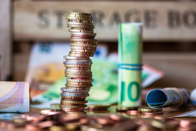 Fusion vom Tisch&quest; Commerzbank-F&uuml;hrung d&auml;mpft Spekulationen&colon; Commerzbank-Aktie unter Beobachtung&colon; UniCredit-&Uuml;bernahme laut Orlopp kein Thema