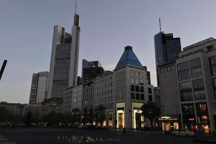 Dax &ndash; Ausblick auf die n&auml;chsten Handelstage&colon; Commerzbank &ndash; Bricht gleich zu Jahresbeginn die Rallye los&quest;