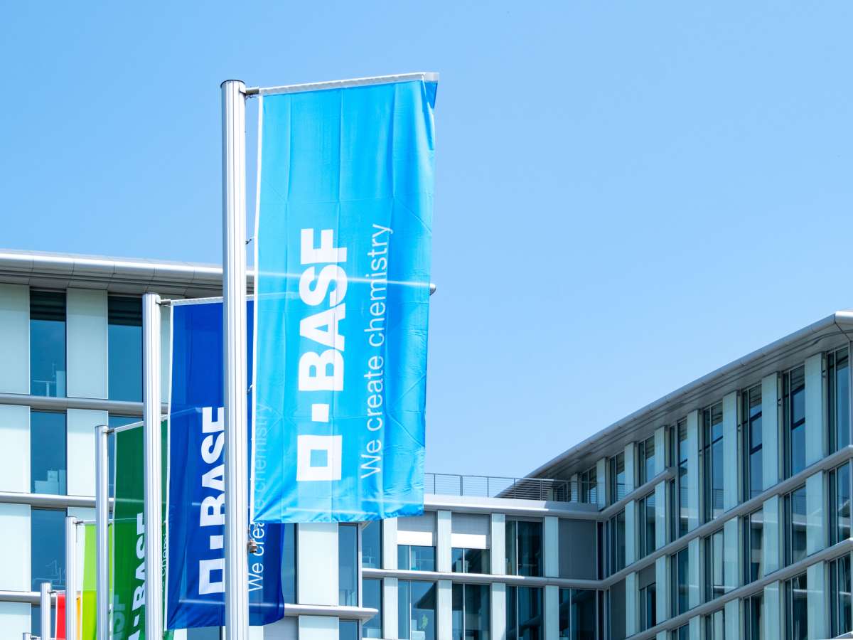 BASF mit vorläufigen Zahlen: Aktie setzt Ausbruch konsequent fort. Die ...