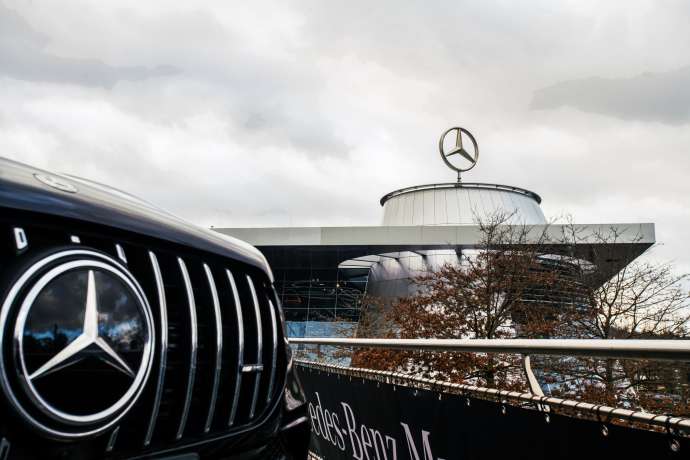 Dax gelingt robuster Jahresauftakt&colon; Mercedes-Benz &ndash; Aktie startet durch&period; Kommt es jetzt zur Rallye&quest;