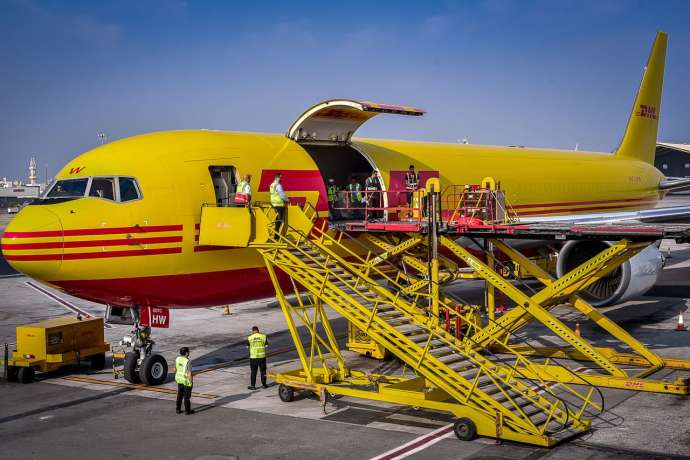 DHL Group&colon; Notiert die Aktie bald oberhalb von 50 Euro&quest;