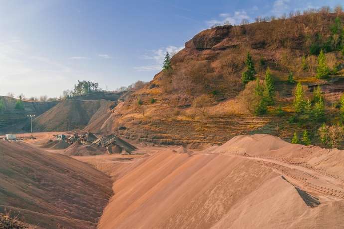 Gold und Kupfer stehen massiv unter Druck&colon; Kommen Kaufchancen bei diesem Gold- & Kupferproduzenten&quest;