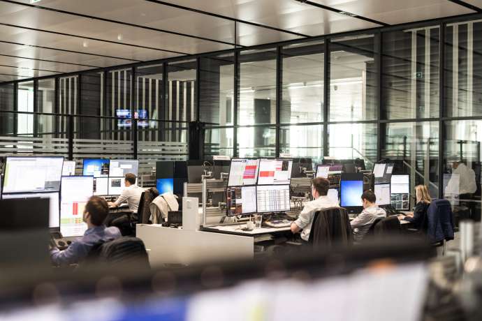 Dax fehlt es an Orientierung&colon; Deutsche Bank &ndash; Aktie taumelt und muss nun aufpassen