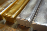 Gold und Silber stehen vor einem spannenden Wochenauftakt