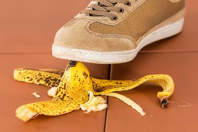 Dax &ndash; Schwacher Wochenschluss mahnt zur Vorsicht&colon; Hannover R&uuml;ck &ndash; Erholung nimmt abruptes Ende