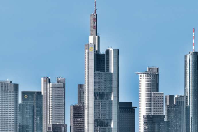 Skyline von Frankfurt mit Commerzbank-Turm
