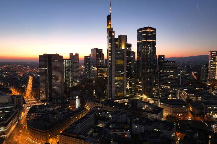 Dax startet spektakul&auml;r in den April&colon; Commerzbank &ndash; Gelingt der Aktie die Trendwende&quest;