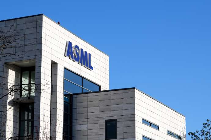 ASML nach den Zahlen&colon; Unternehmen erh&ouml;ht Prognose&comma; Aktie dennoch unter Druck