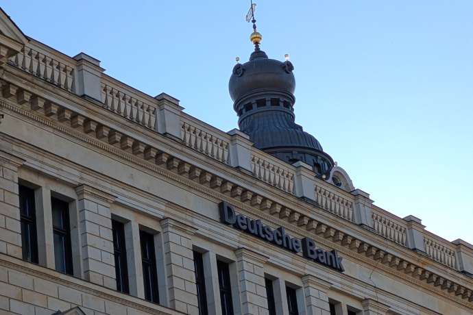 Deutsche Bank mit starken Zahlen&colon; Was macht die Aktie&quest;