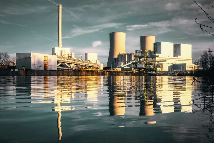 Energiepreise im Fokus &ndash; E&period;ON setzt &uuml;berraschend auf Stabilit&auml;t&colon; E&period;ON-Aktie im Blick&colon; Preisstopp f&uuml;r Bestandskunden sorgt f&uuml;r neue Fantasie
