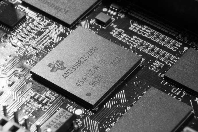 Formel-1-Comeback sorgt f&uuml;r Schlagzeilen &ndash; doch die B&ouml;rse bleibt skeptisch&colon; Intel startet Formel-1-Offensive mit McLaren &ndash; warum die Aktie trotzdem wieder unter Druck ger&auml;t