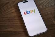 Ebay-Logo auf Handy