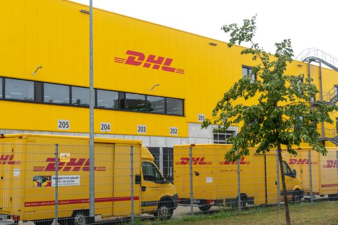 Dax startet robust in die neue Handelswoche&colon; DHL Group &ndash; Kommt nicht in Schwung&period; Droht ein Kursdebakel&quest;