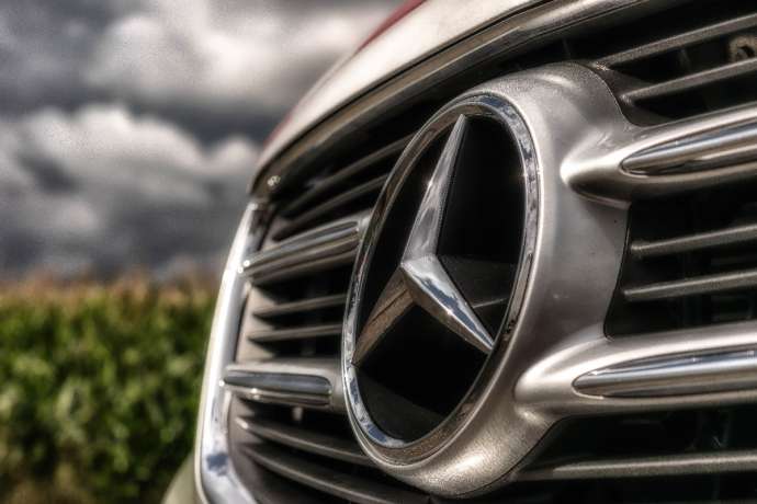 Symbolbild Daimler Truck