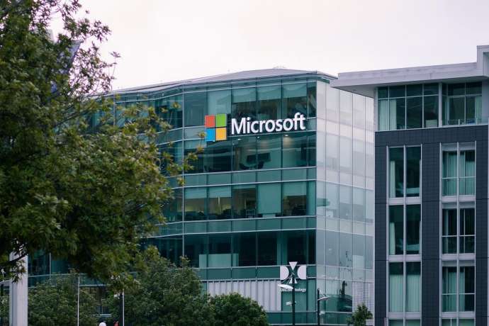 KI Kapazit&auml;ten werden knapp&colon; Microsoft Aktie dreht ins Minus Amazon stellt offenbar Rechenleistung f&uuml;r GitHub bereit