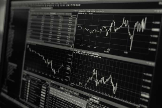 ASML vor den Zahlen&colon; Aktie unter Druck - Jetzt wird&rsquo;s brenzlig