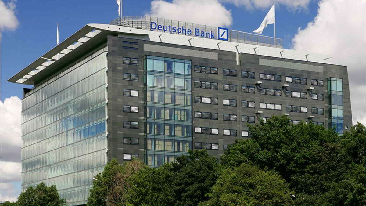 Dax zu Wochenbeginn unter Druck: Deutsche Bank – Aktie baut Momentum auf