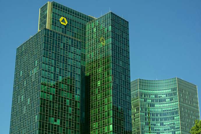 Dax startet robust in die neue Handelswoche: Commerzbank – Steht die Aktie vor einer größeren Korrektur?