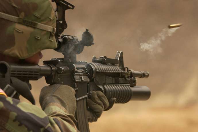 Soldat mit Gewehr