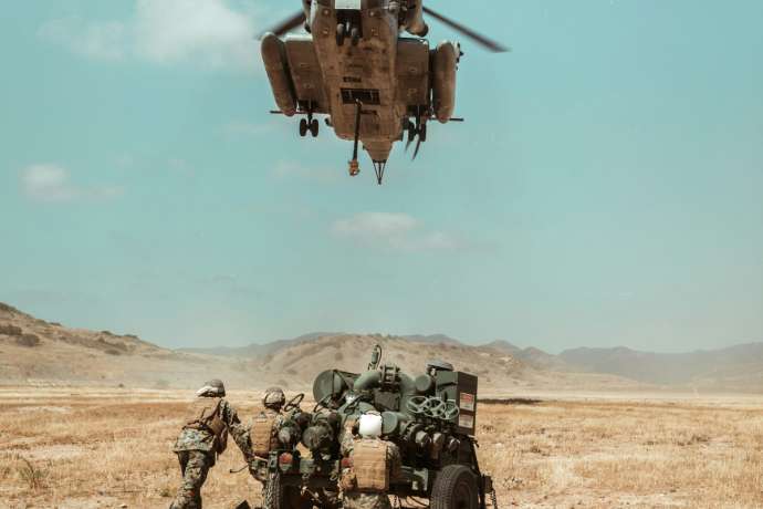 Helikopter mit Soldaten