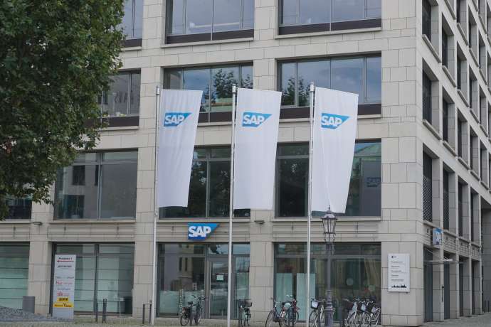 DAX sendet Warnzeichen: SAP – Frische Kaufempfehlung und höheres Kursziel zünden nicht