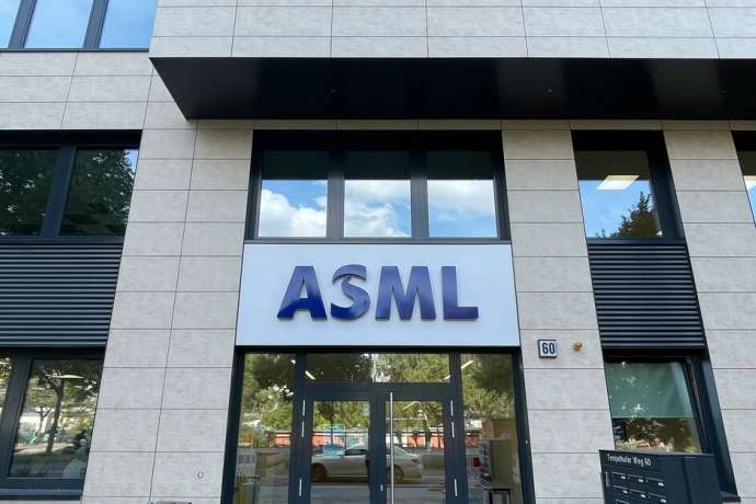 Das könnte bald knallen: Mehr als 50 Prozent Kurspotenzial für ASML?