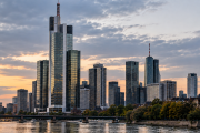DAX – Geht der Index mit einem Knall ins Wochenende?