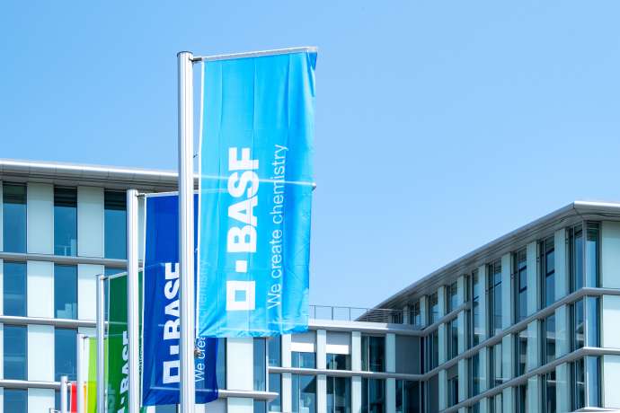 BASF: Aktie am Wendepunkt und vor Kursturbulenzen