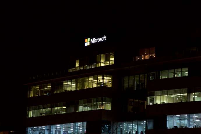 Microsoft macht Druck: Bricht die Aktie bald auf neue Hochs aus?