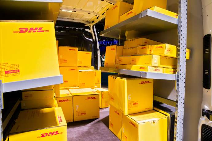 DHL Group hebt Prognose für 2026 an: Wie geht es nach dem Paukenschlag weiter?