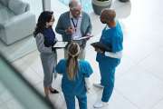 Universal Health Services Aktie