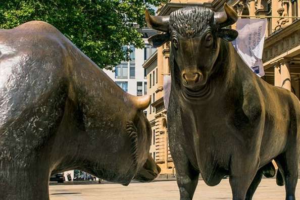 Deutsche B&ouml;rse&colon; Der Vola-Hedge in unsicheren Zeiten&excl;