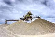 Von der Knappheit bei Energie und Rohstoffen durch Occidental Petroleum, Globex Mining und MP Materials profitieren