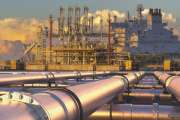 Pipelines leading the LNG terminal and the LNG tanker